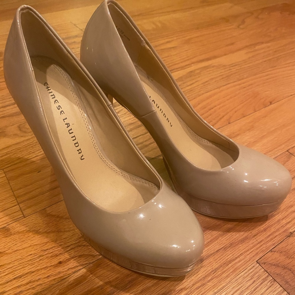Nude Chinese Laundry platform pumps
